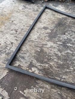 Range Rover P38 Near Side And Off Side Rear Rubber Door Window Seals Pair Ok